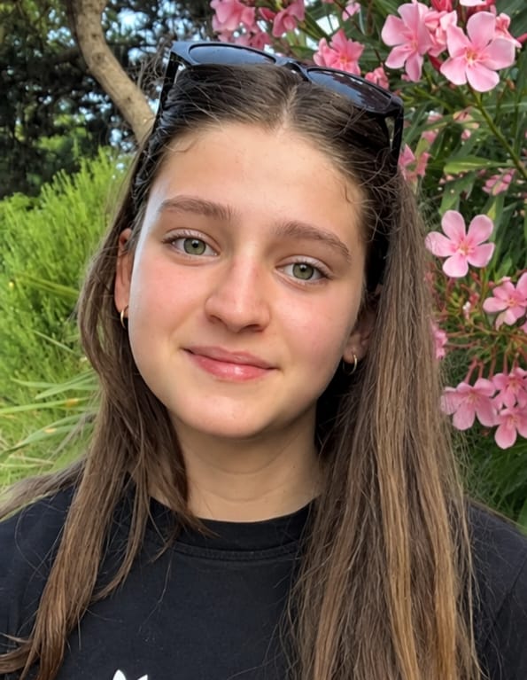 Portrait de Éloïse ENNOUCHI, membre de l'AGB